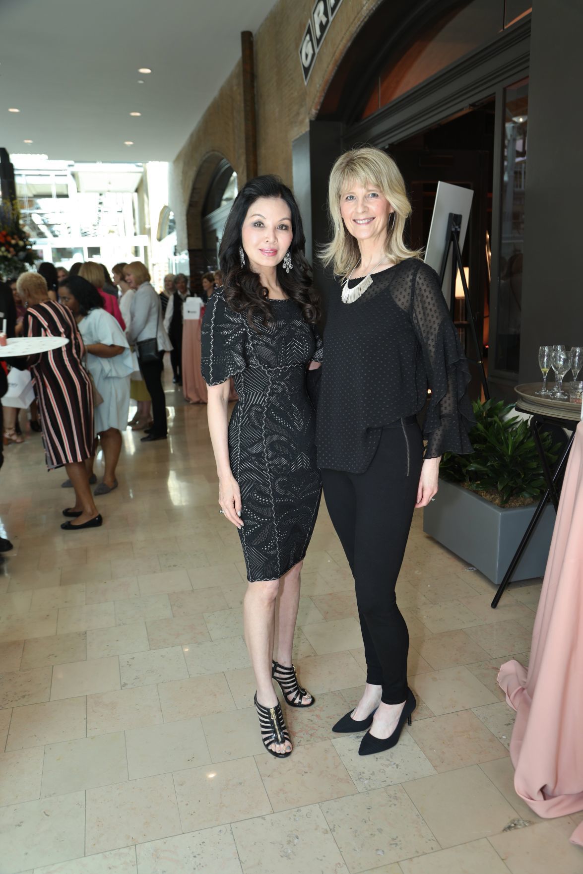 Miran Halen, Laura Dwyer